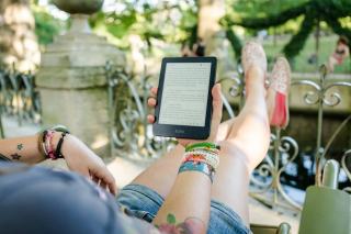 Bien lire un manga numérique, de l'appli à la liseuse
